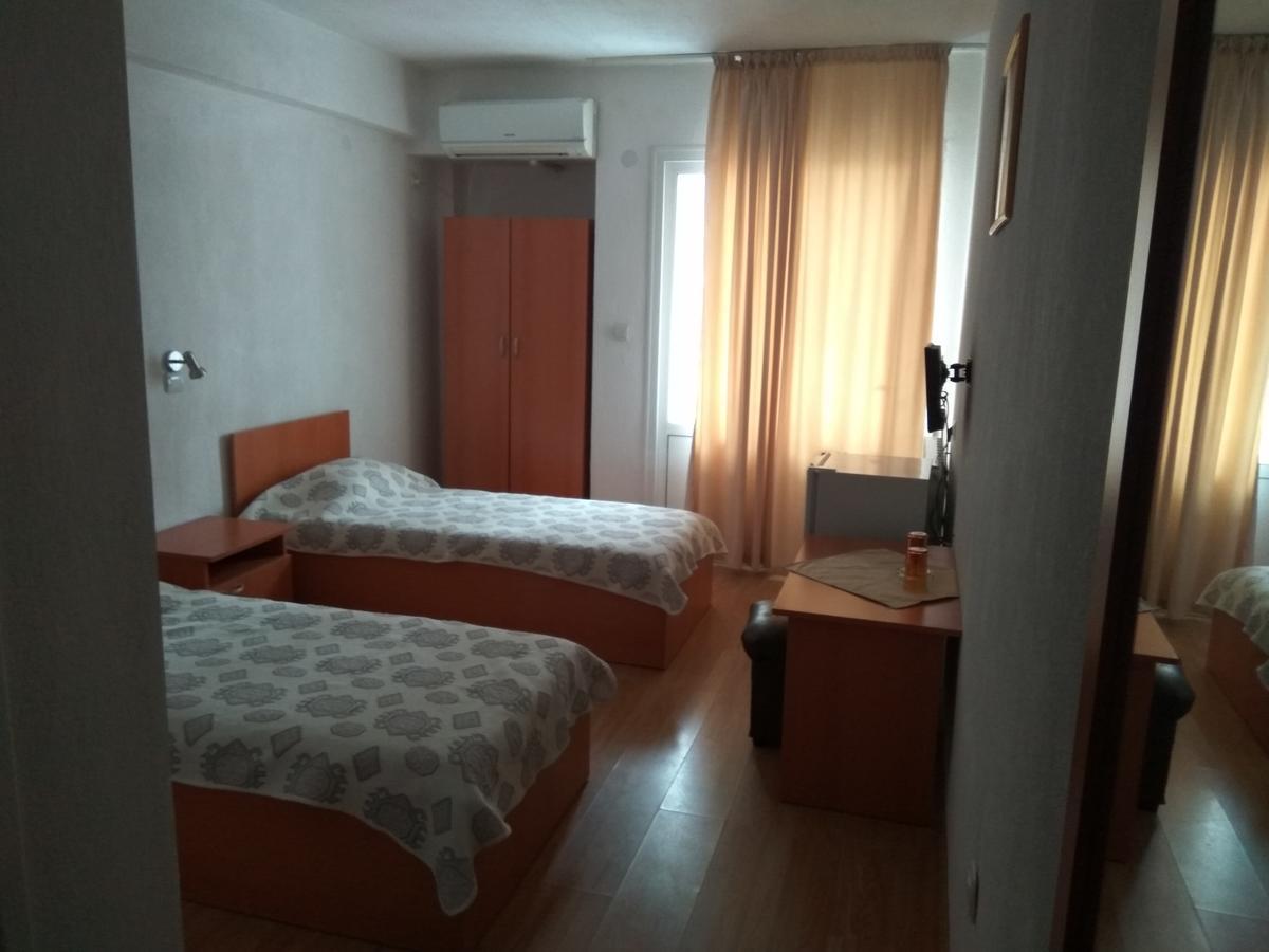 Family Hotel Blazhi Sandanski Exterior foto